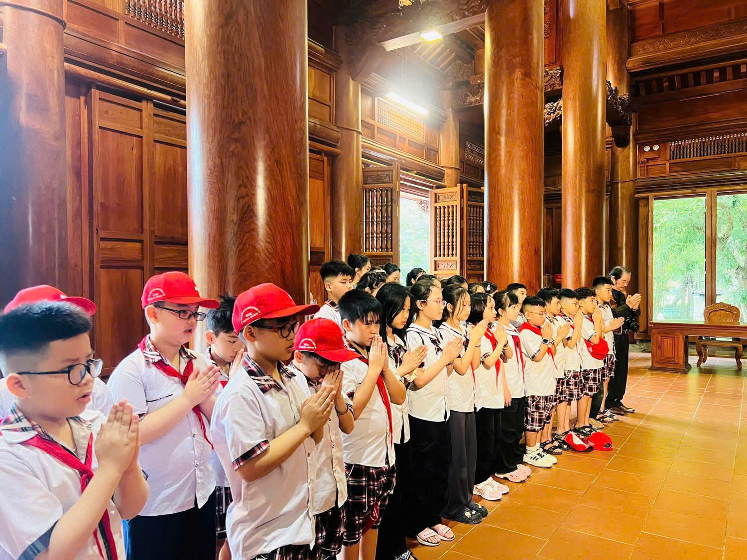 HOẠT ĐỘNG TRẢI NGHIỆM KHỐI 4,5