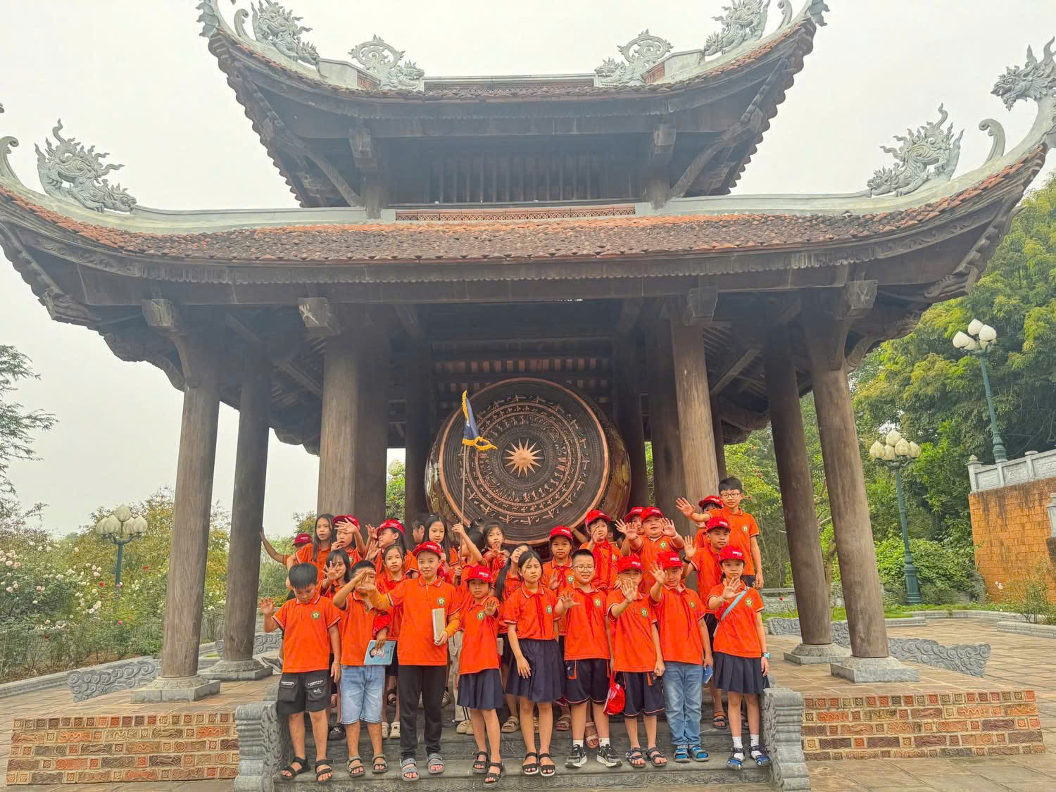 HOẠT ĐỘNG TRẢI NGHIỆM KHỐI 4,5