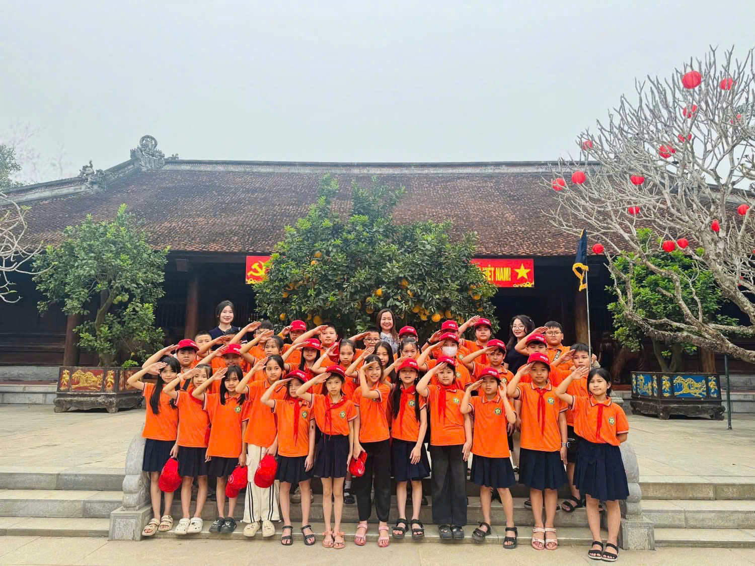 HOẠT ĐỘNG TRẢI NGHIỆM KHỐI 4,5