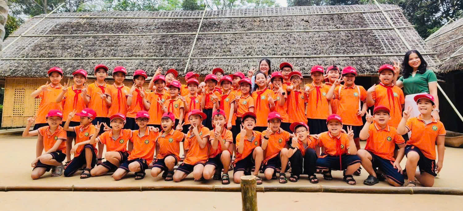 HOẠT ĐỘNG TRẢI NGHIỆM KHỐI 4,5