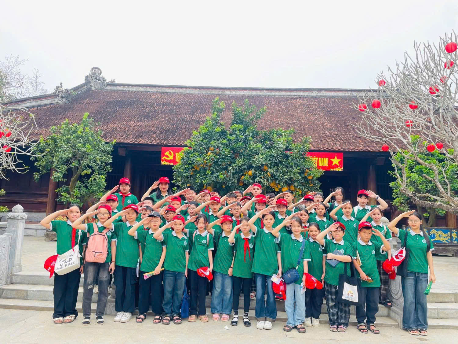 HOẠT ĐỘNG TRẢI NGHIỆM KHỐI 4,5