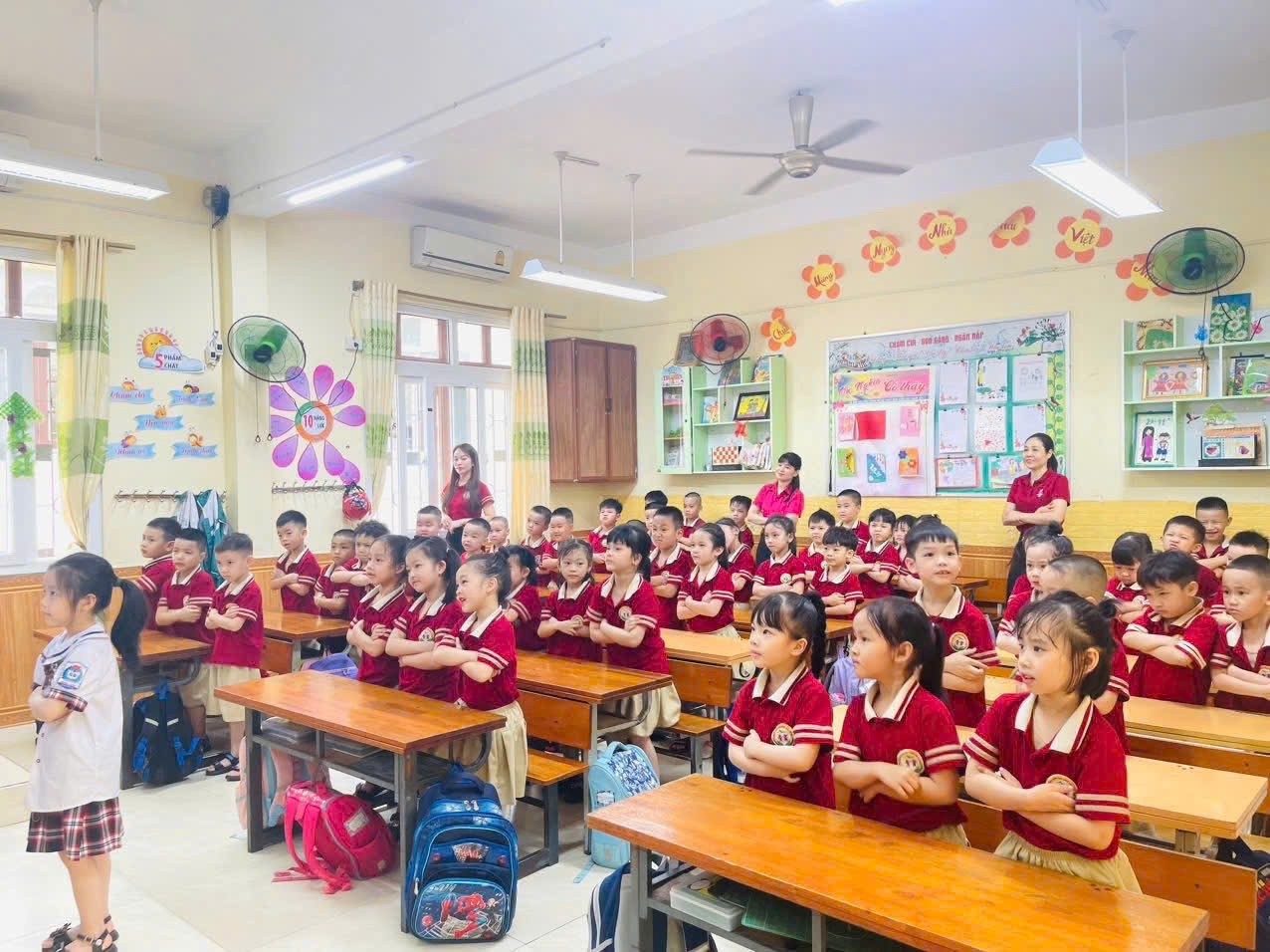 HOẠT ĐỘNG TRẢI NGHIỆM: