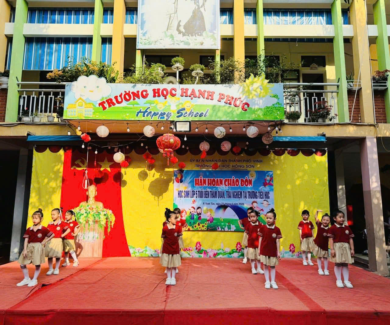 HOẠT ĐỘNG TRẢI NGHIỆM: