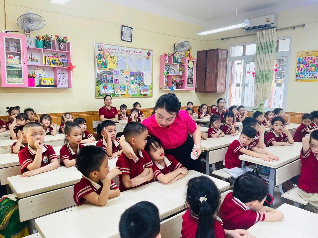 HOẠT ĐỘNG TRẢI NGHIỆM: