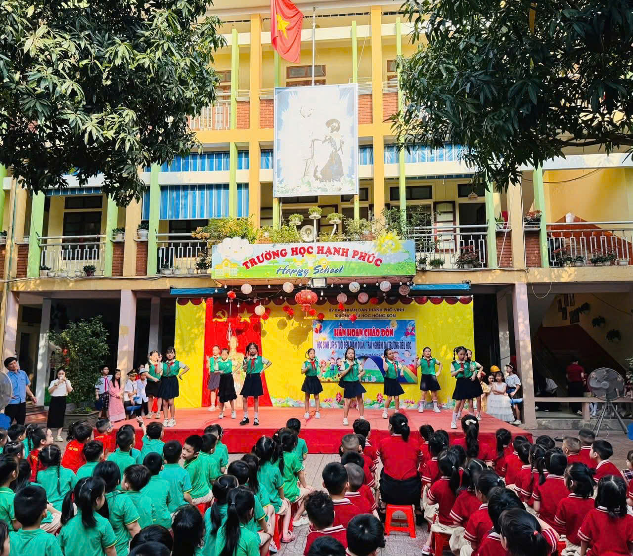HOẠT ĐỘNG TRẢI NGHIỆM: