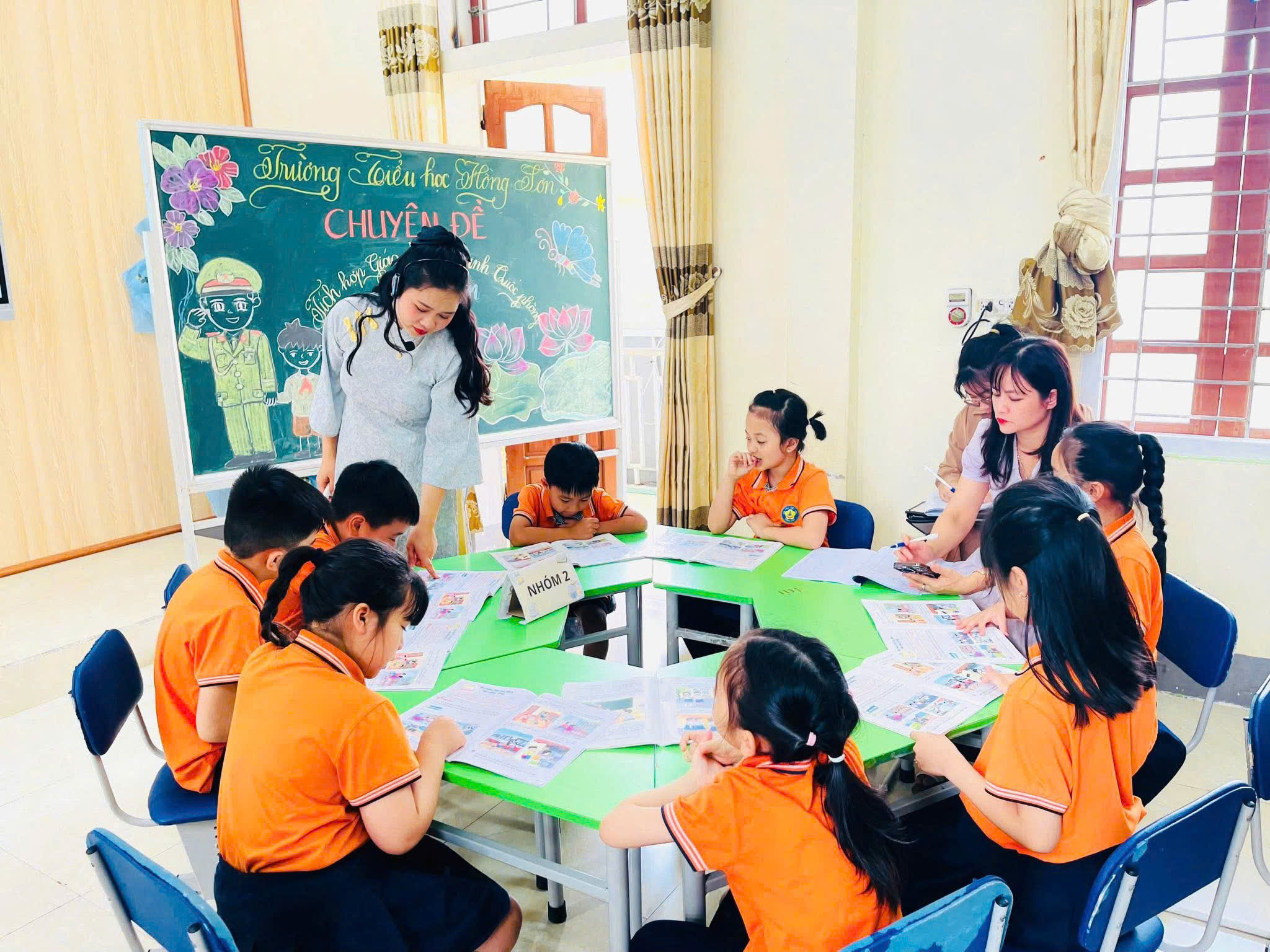 LAN TỎA TINH THẦN ĐỔI MỚI QUA SINH HOẠT CHUYÊN ĐỀ CẤP TRƯỜNG