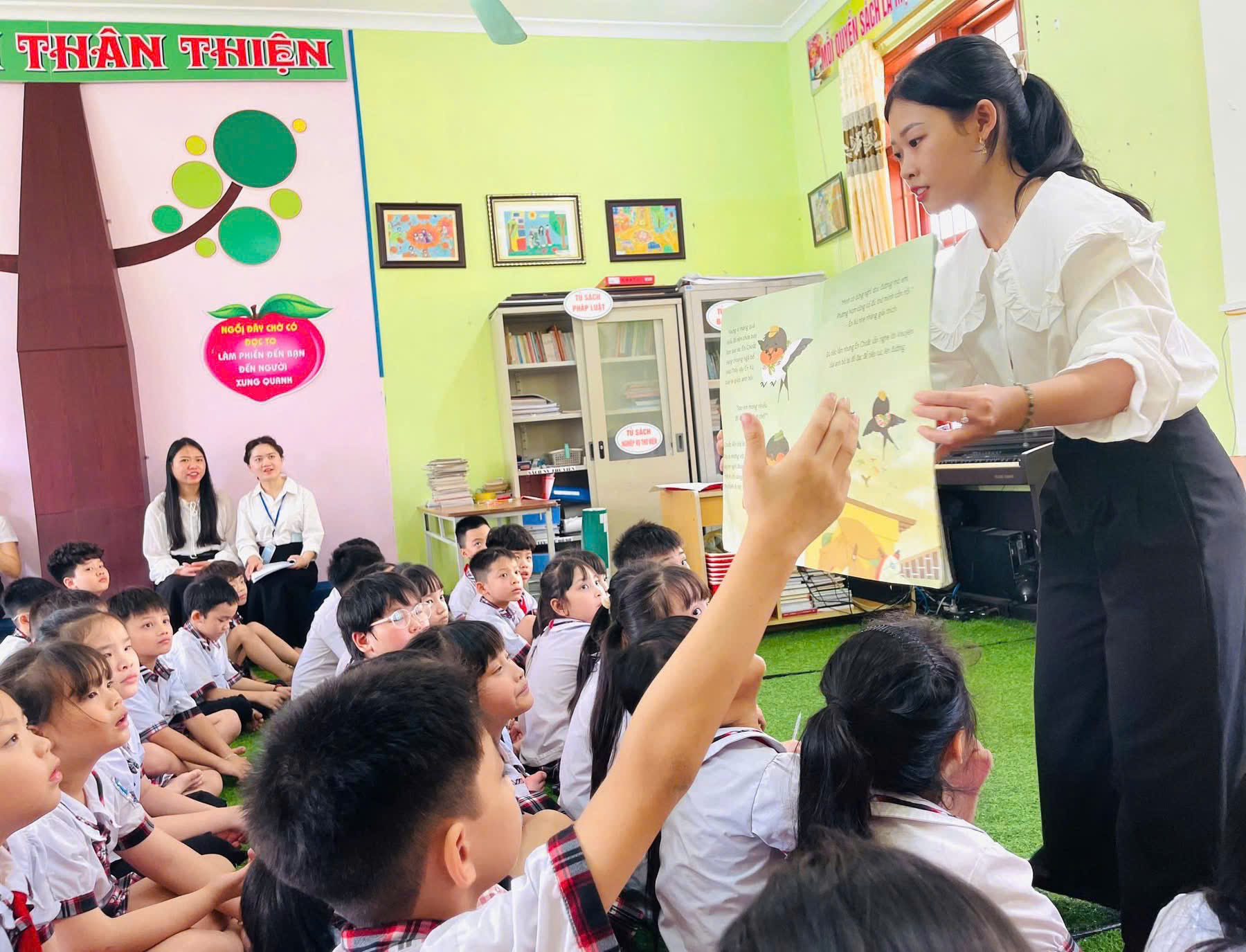 TIẾT HỌC NGOÀI KHÔNG GIAN LỚP HỌC- LAN TOẢ VĂN HOÁ ĐỌC