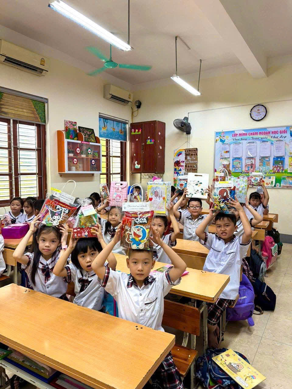 Trung thu này, chúng ta cùng thắp sáng nụ cười, để yêu thương lan tỏa thật xa…