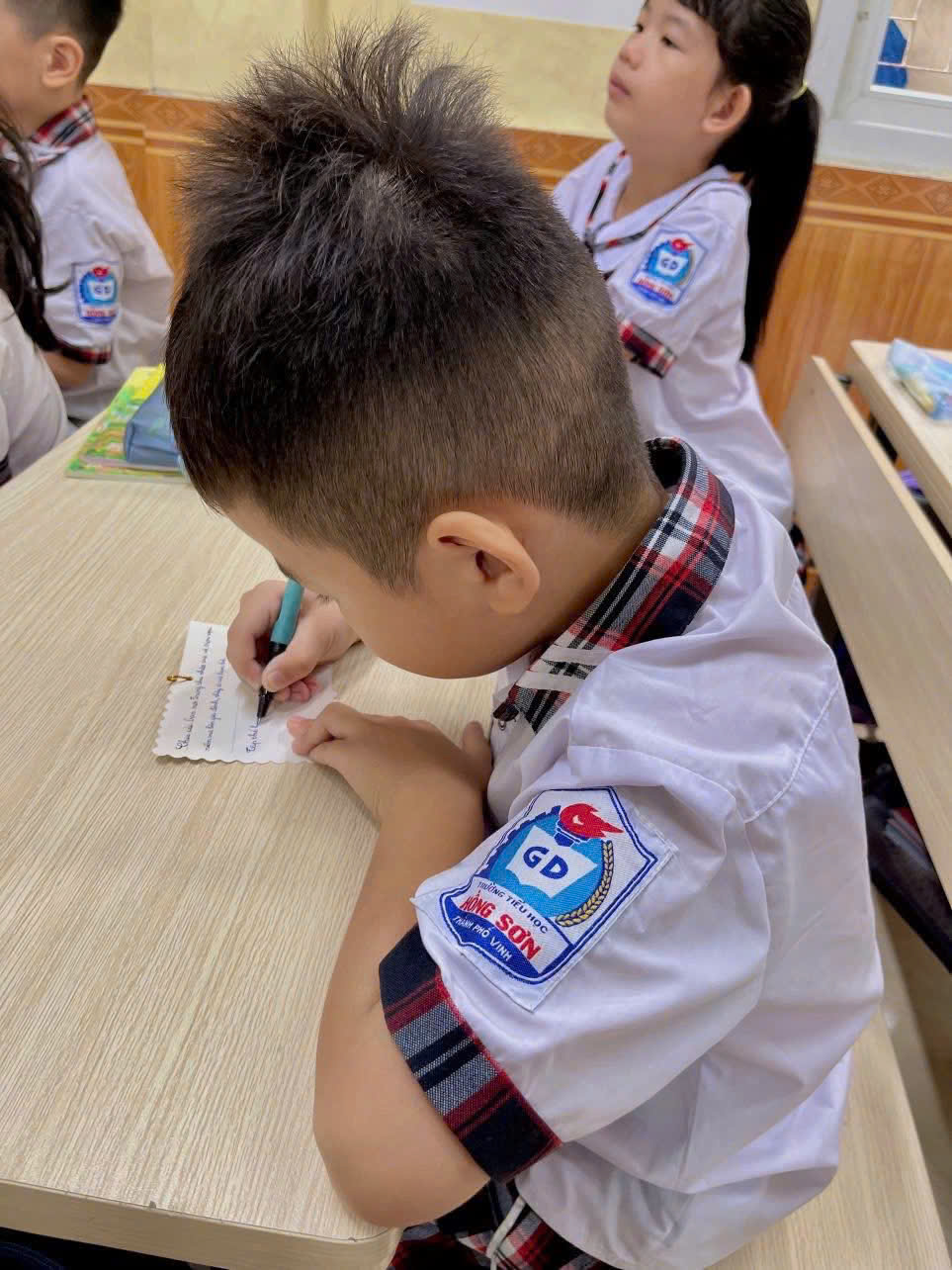 Trung thu này, chúng ta cùng thắp sáng nụ cười, để yêu thương lan tỏa thật xa…
