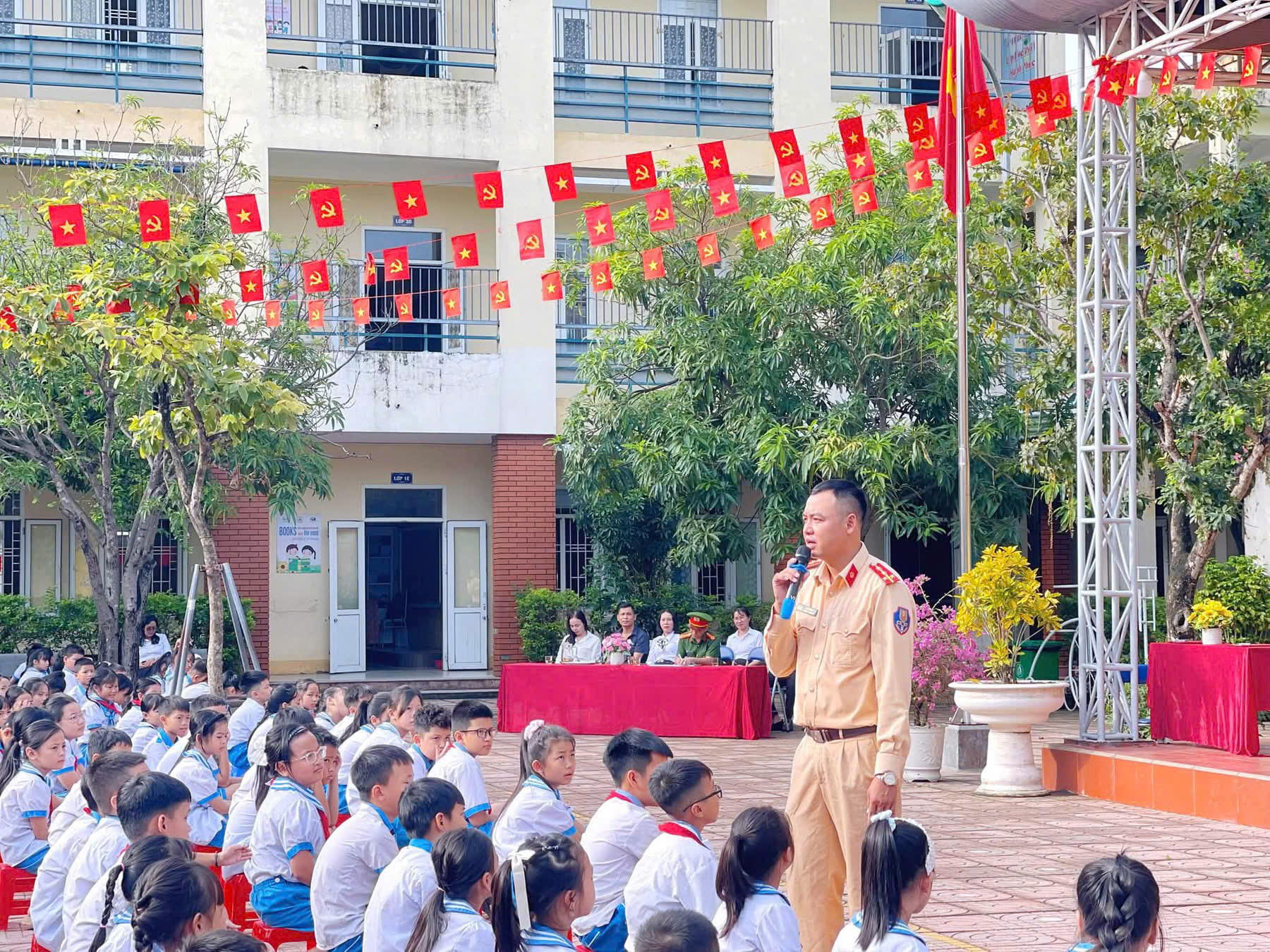 TUYÊN TRUYỀN, PHỔ BIẾN PHÁP LUẬT VỀ TRẬT TỰ, AN TOÀN GIAO THÔNG NĂM 2026