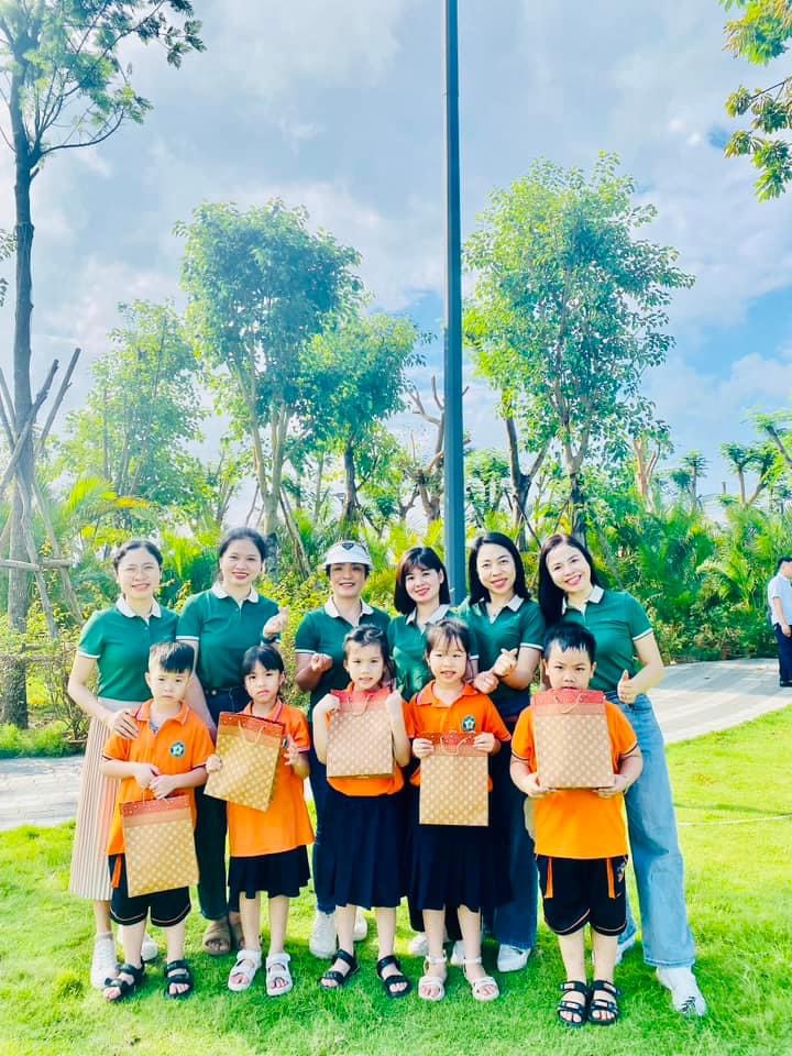 Em về với thiên nhiên.