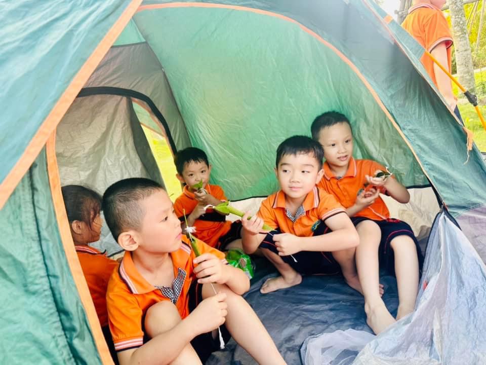 Em về với thiên nhiên.