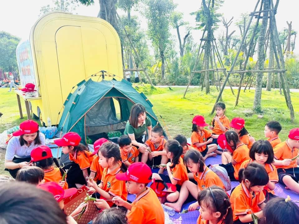 Em về với thiên nhiên.