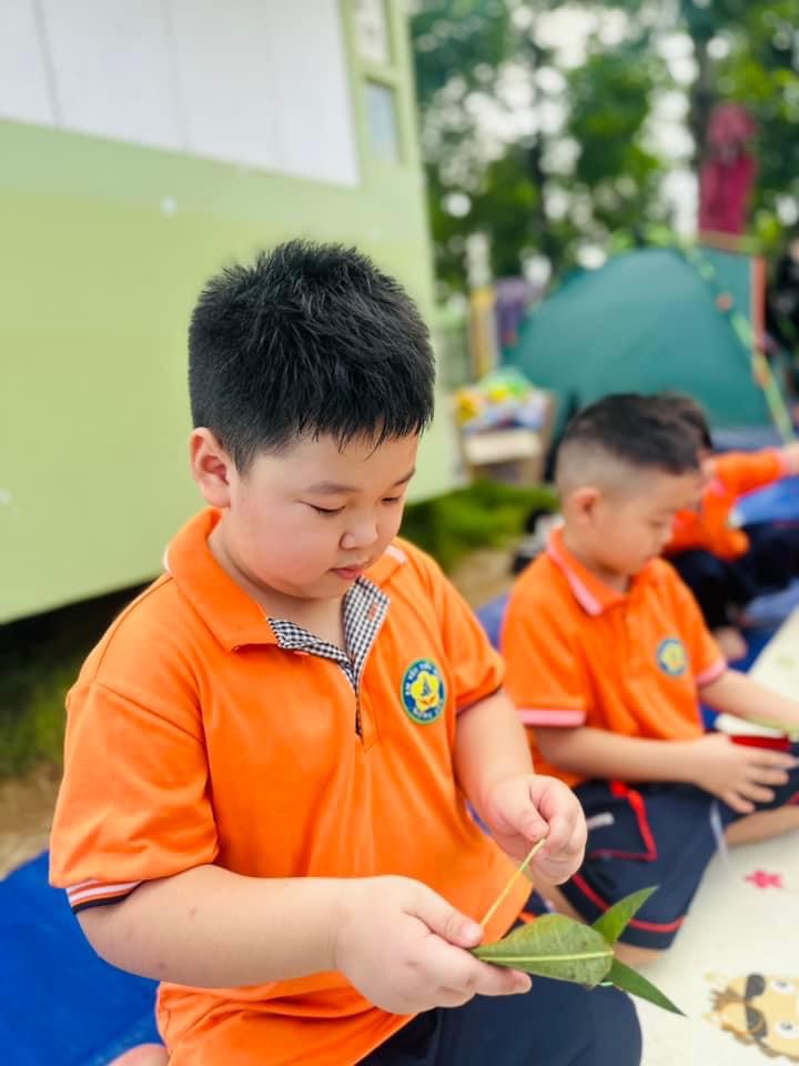 Em về với thiên nhiên.