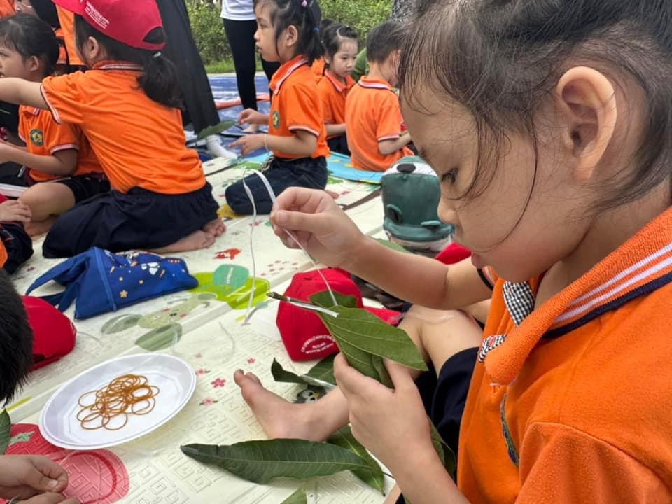 Em về với thiên nhiên.